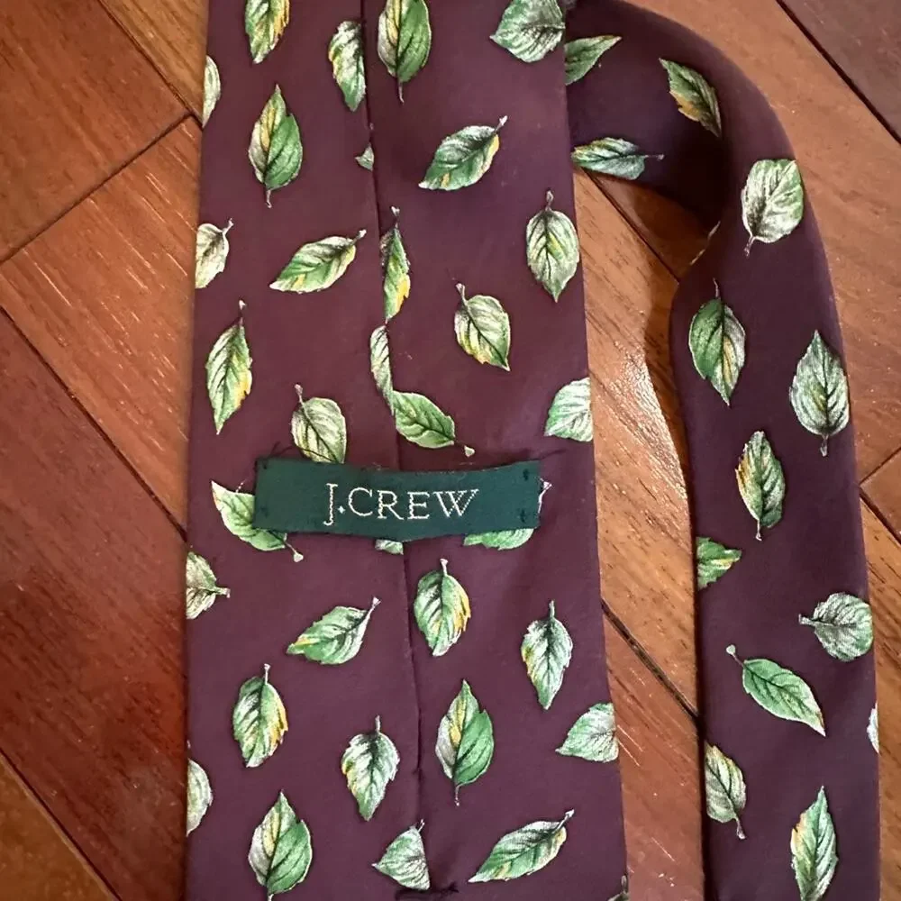 Vintage J. Crew 100% Silk Maroon Leaves Leaf Tie Dark 57” Long Preppy 3.625